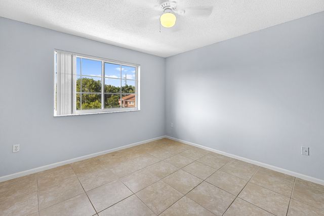 7856 Sonoma Springs Circle 305, Lake Worth, FL 33463