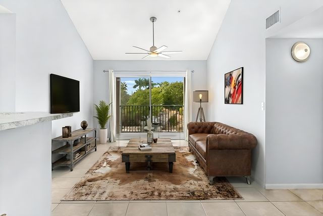 7856 Sonoma Springs Circle 305, Lake Worth, FL 33463