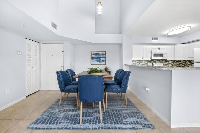 7856 Sonoma Springs Circle 305, Lake Worth, FL 33463