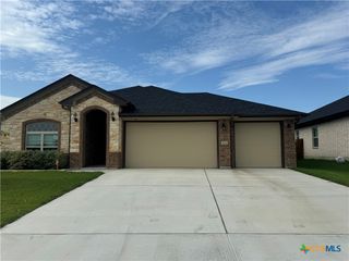806 Dred Roger Circle, Killeen, TX 76542