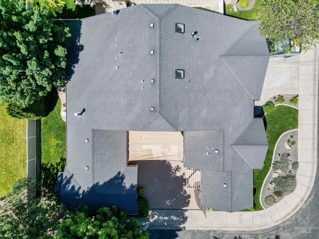2655 E Piccadilly Ln, Eagle, ID 83616