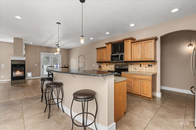 2655 E Piccadilly Ln, Eagle, ID 83616