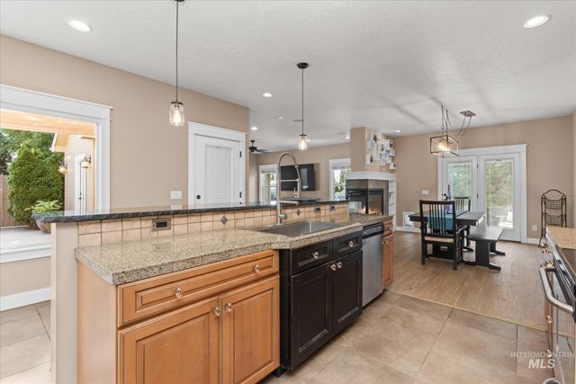 2655 E Piccadilly Ln, Eagle, ID 83616