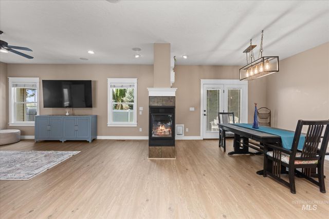 2655 E Piccadilly Ln, Eagle, ID 83616