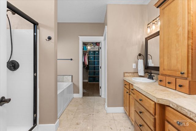 2655 E Piccadilly Ln, Eagle, ID 83616