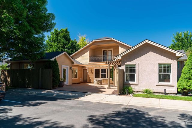 2655 E Piccadilly Ln, Eagle, ID 83616