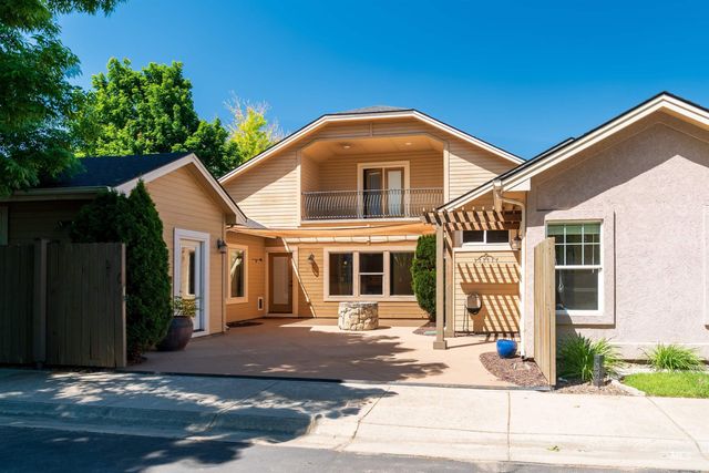 2655 E Piccadilly Ln, Eagle, ID 83616