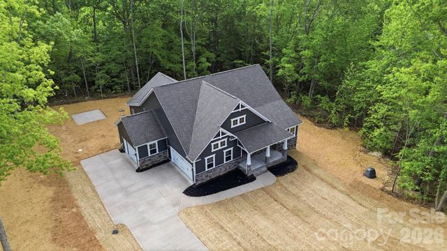 5112 Kings Pinnacle Drive, Kings Mountain, NC 28086