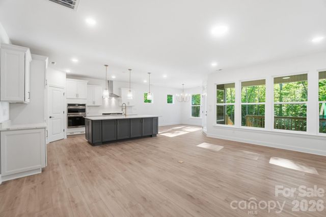 5112 Kings Pinnacle Drive, Kings Mountain, NC 28086