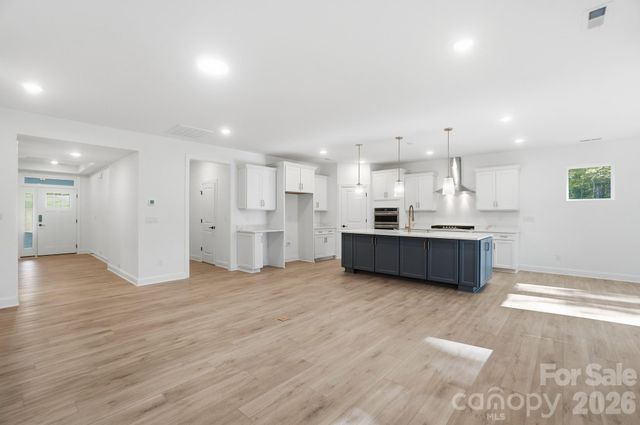 5112 Kings Pinnacle Drive, Kings Mountain, NC 28086