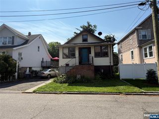 23 Henches Place, Little Ferry, NJ 07643