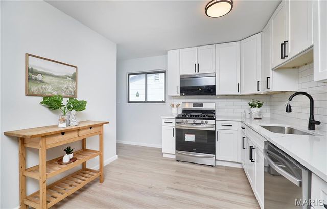 2555 Guildford Drive, Florissant, MO 63033