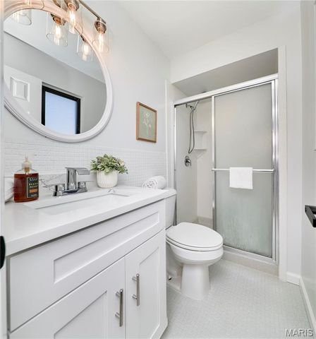 2555 Guildford Drive, Florissant, MO 63033