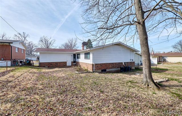 2555 Guildford Drive, Florissant, MO 63033