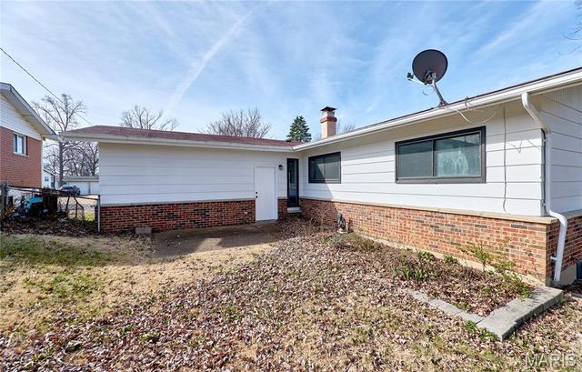 2555 Guildford Drive, Florissant, MO 63033