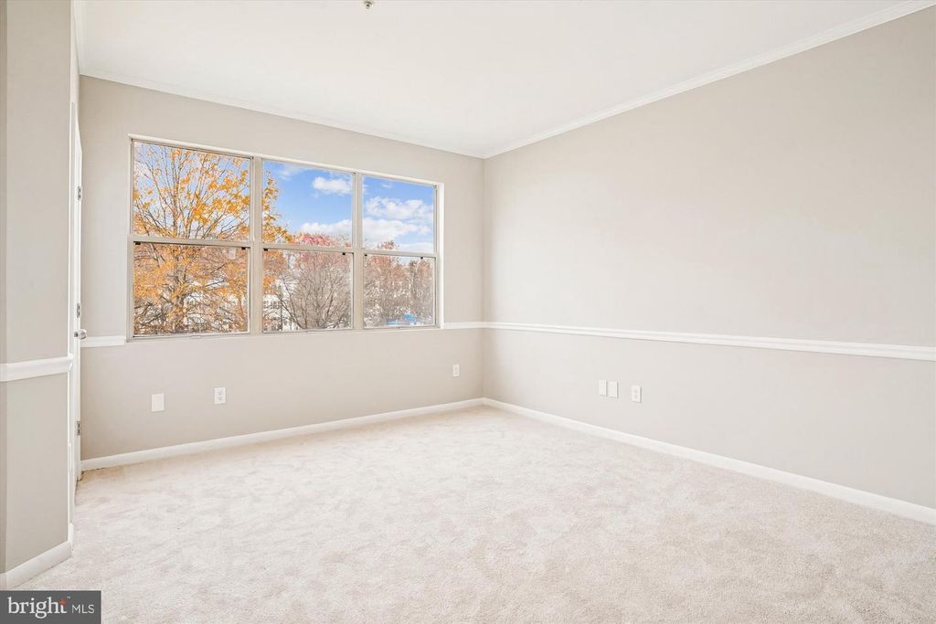 Image 10 of property listing at 10-G SANDSTONE CT, Annapolis, MD 21403
