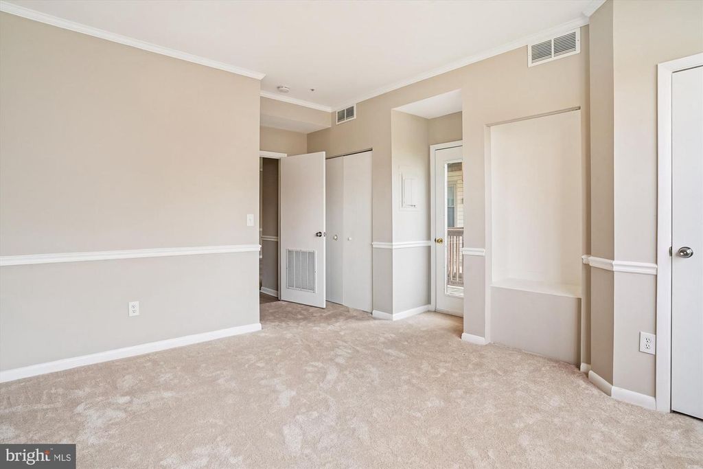 Image 12 of property listing at 10-G SANDSTONE CT, Annapolis, MD 21403