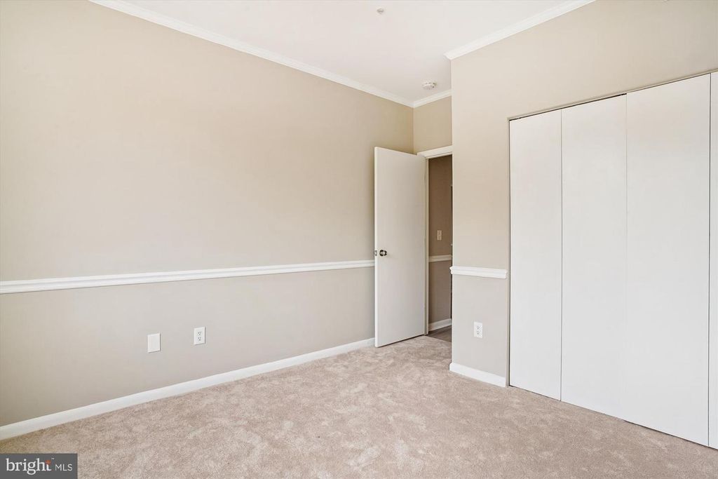 Image 16 of property listing at 10-G SANDSTONE CT, Annapolis, MD 21403