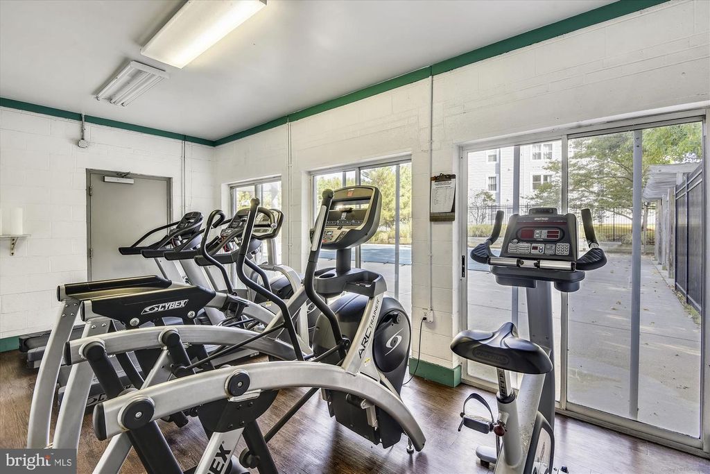 Image 24 of property listing at 10-G SANDSTONE CT, Annapolis, MD 21403