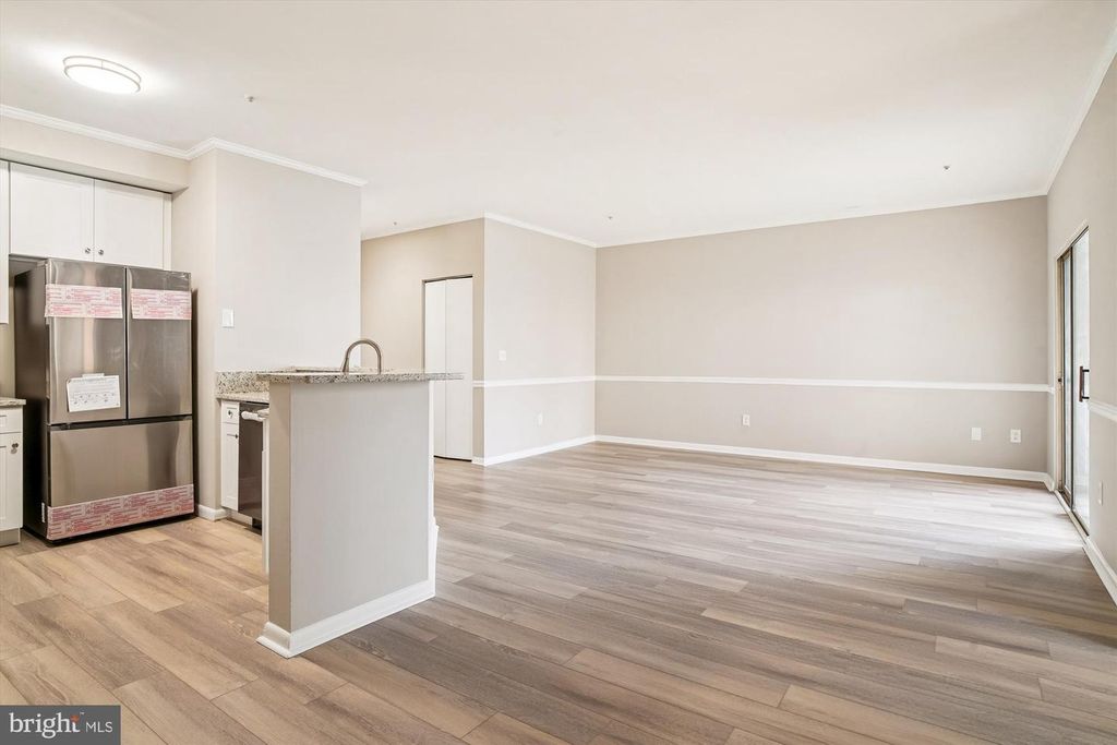 Image 9 of property listing at 10-G SANDSTONE CT, Annapolis, MD 21403