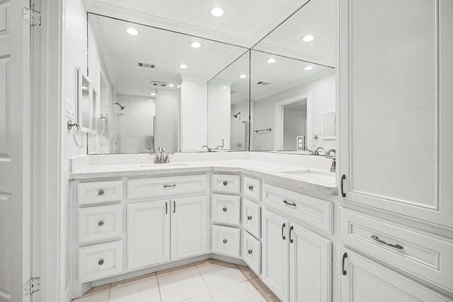 2817 Frostwood Circle, Dickinson, TX 77539