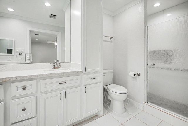 2817 Frostwood Circle, Dickinson, TX 77539