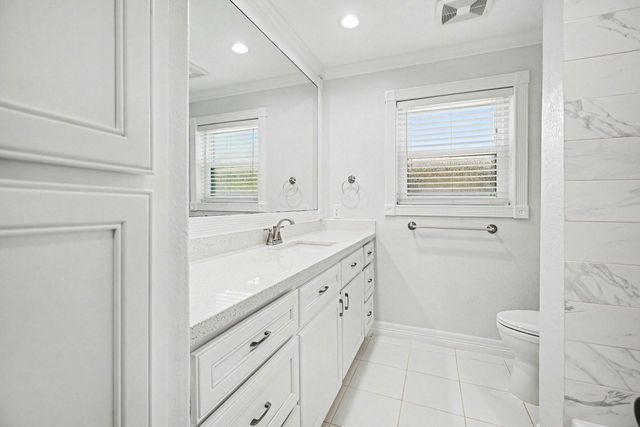 2817 Frostwood Circle, Dickinson, TX 77539