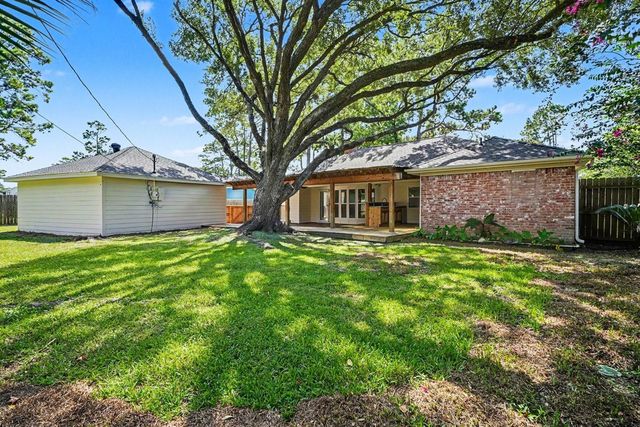 2817 Frostwood Circle, Dickinson, TX 77539