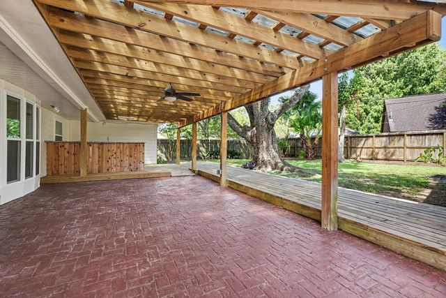 2817 Frostwood Circle, Dickinson, TX 77539