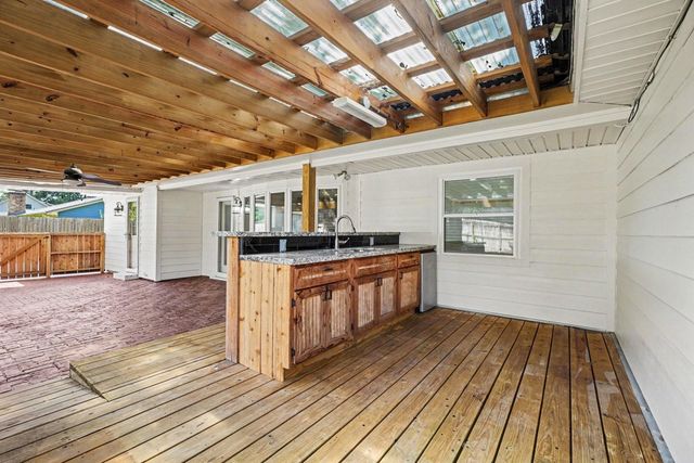 2817 Frostwood Circle, Dickinson, TX 77539