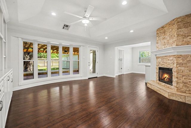 2817 Frostwood Circle, Dickinson, TX 77539