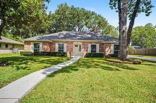 2817 Frostwood Circle, Dickinson, TX 77539