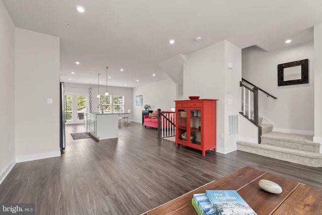 322 HERITAGE ST, Baltimore, MD 21220