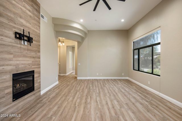 19550 N GRAYHAWK Drive 1084, Scottsdale, AZ 85255