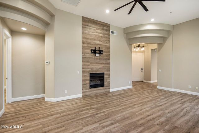 19550 N GRAYHAWK Drive 1084, Scottsdale, AZ 85255