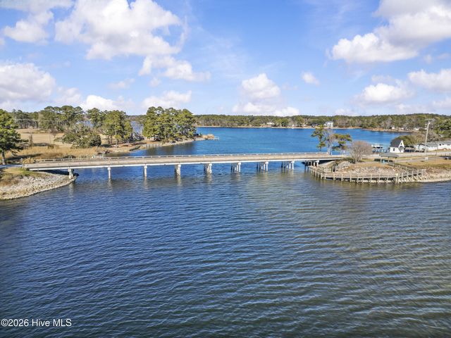 8052 Treasure Drive, Oriental, NC 28571