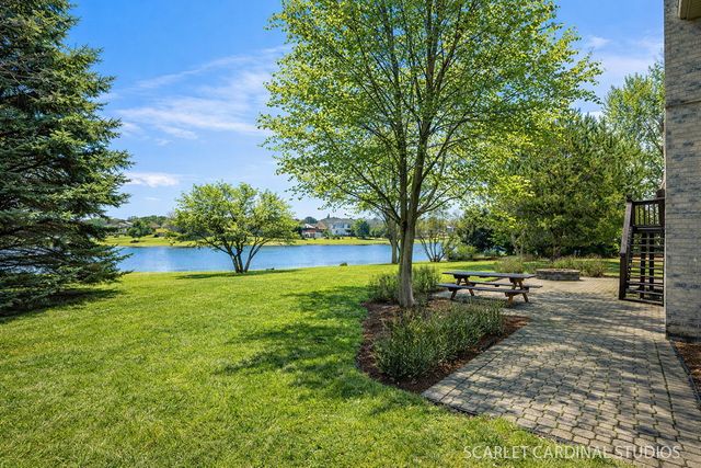 708 Stonehill Court, Sugar Grove, IL 60554