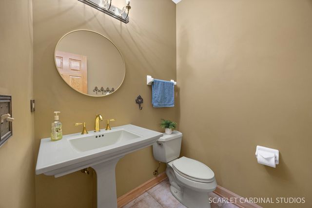 708 Stonehill Court, Sugar Grove, IL 60554