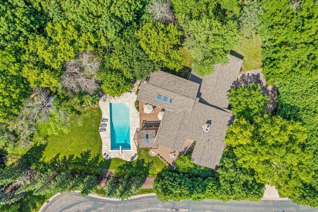 2150 Crestview Drive, Chanhassen, MN 55331