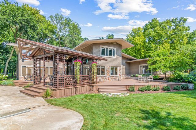 2150 Crestview Drive, Chanhassen, MN 55331