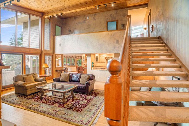 2150 Crestview Drive, Chanhassen, MN 55331