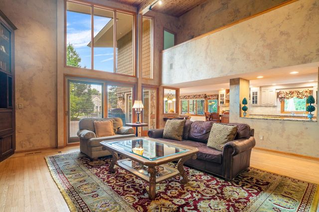 2150 Crestview Drive, Chanhassen, MN 55331