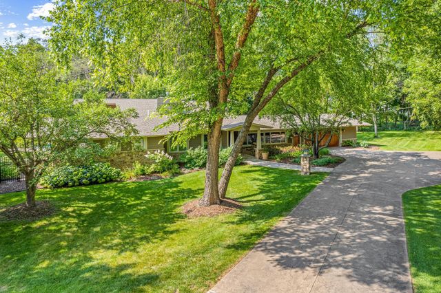 2150 Crestview Drive, Chanhassen, MN 55331