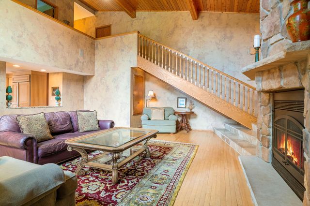 2150 Crestview Drive, Chanhassen, MN 55331