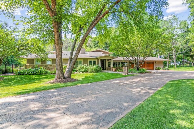 2150 Crestview Drive, Chanhassen, MN 55331