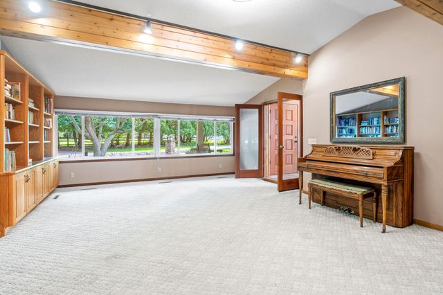 2150 Crestview Drive, Chanhassen, MN 55331