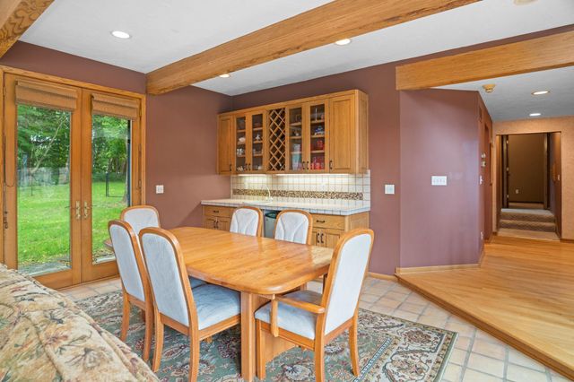 2150 Crestview Drive, Chanhassen, MN 55331