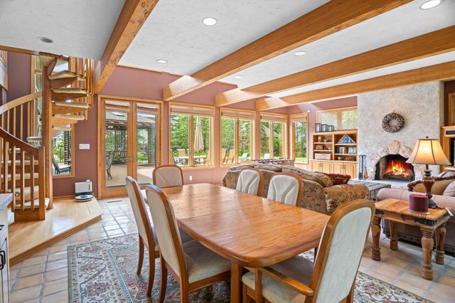 2150 Crestview Drive, Chanhassen, MN 55331