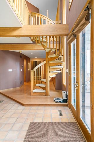 2150 Crestview Drive, Chanhassen, MN 55331