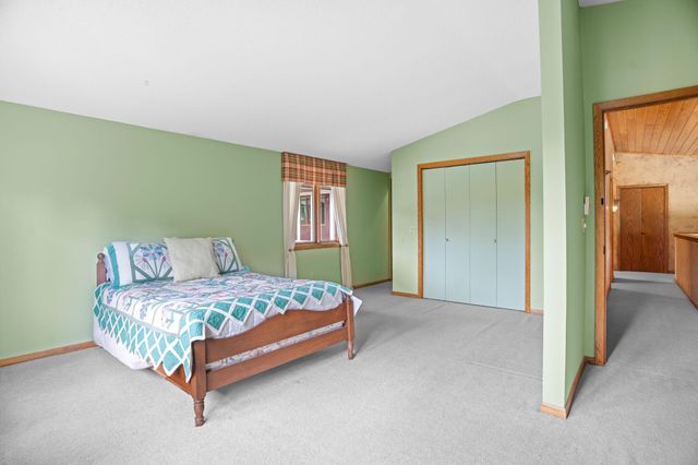 2150 Crestview Drive, Chanhassen, MN 55331
